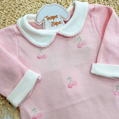  Macacão Tricotil (Tricot 100% Algodão) com Gola e Bordado - Rosa Cerejas 